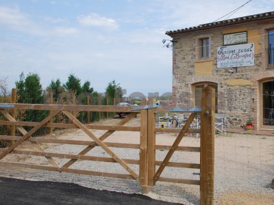 Puerta de campo para hípicas y fincas